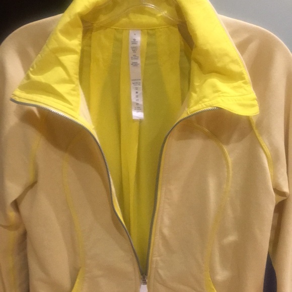 ✨NEW✨WITH NO TAGS Lululemon jacket - Picture 8 of 8